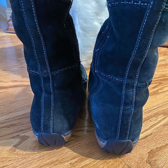 Timberland Women's Suede Boots - Picture 6 of 9